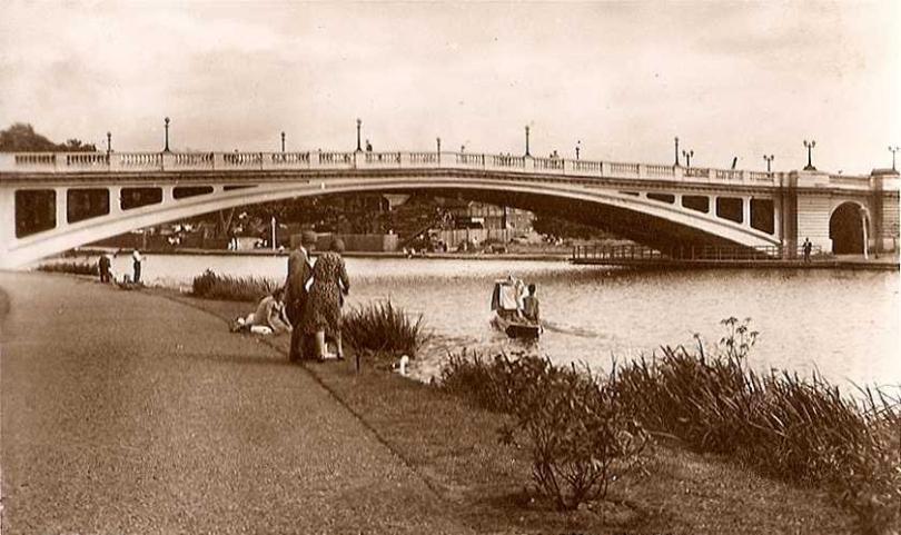 Reading Bridge in 1930s