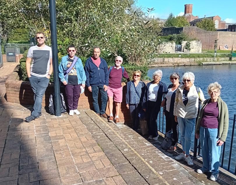 Photo of Walkers in front of Reading Gaol