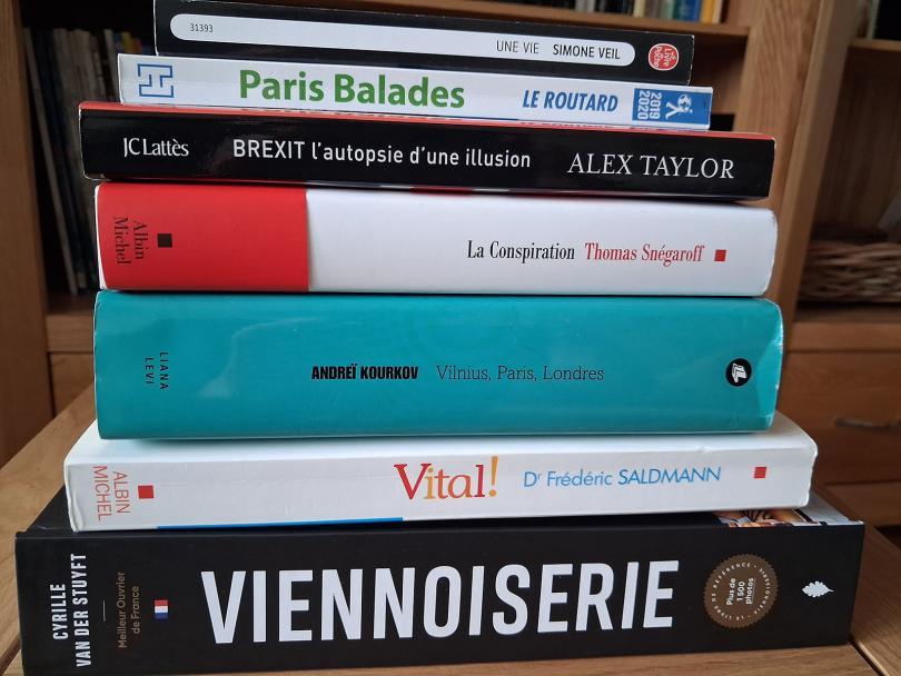 Pile of French books
