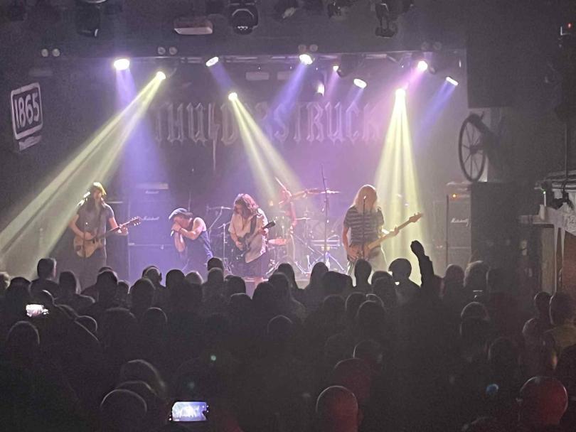 AC/DC tribute Thunderstruck at The Flowing Spring