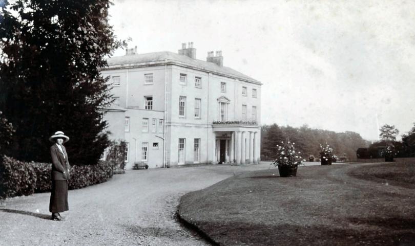 Purley Park circa 1912 with Ivy Fullerton in the foreground