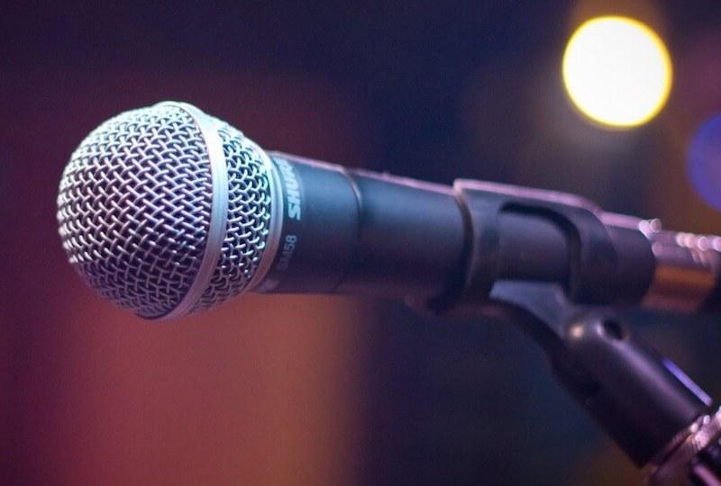 Live music microphone at The Retreat pub in Reading