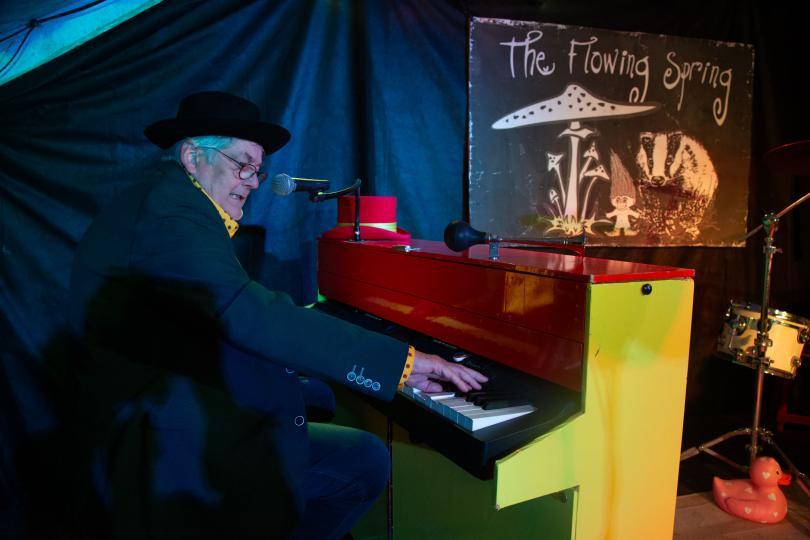 Sing-along-a-Nick at The Flowing Spring