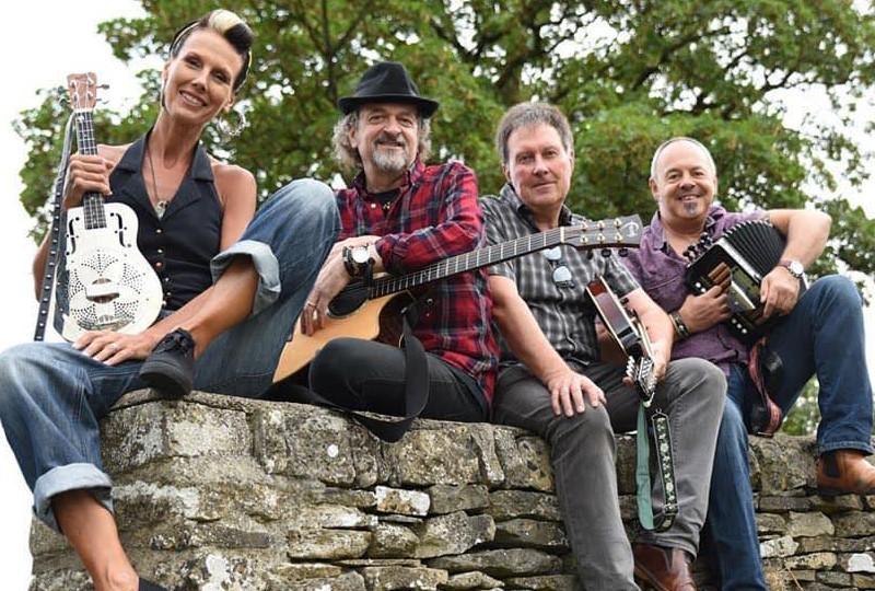 The Jigantics at Readifolk