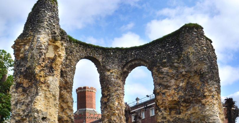 Reading Gaol through Abbey Ruins