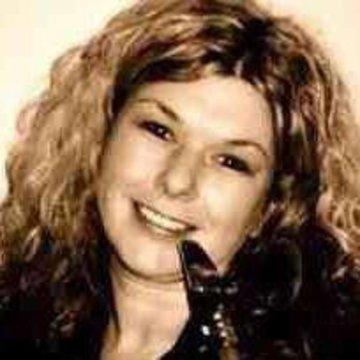 Tracey Mendham, Saxophonist