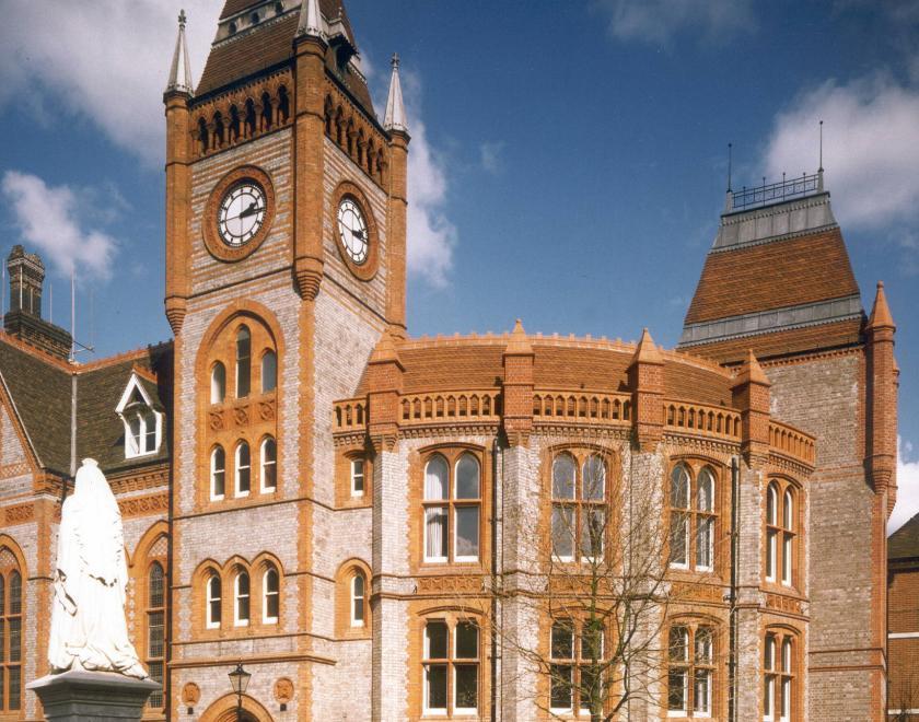 image of exterior of Reading Town Hall and Museum