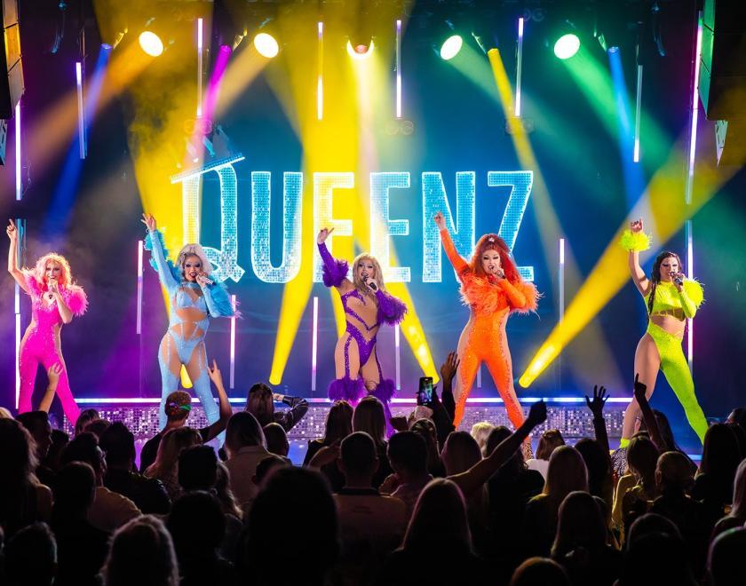 Queenz The show with BALLS!