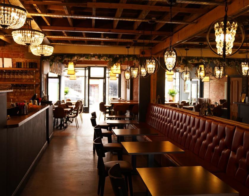 image of the interior of the Angel Bar in Caversham