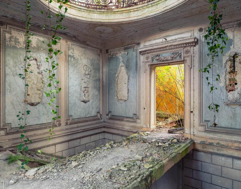 inside of an abandoned Italian palace