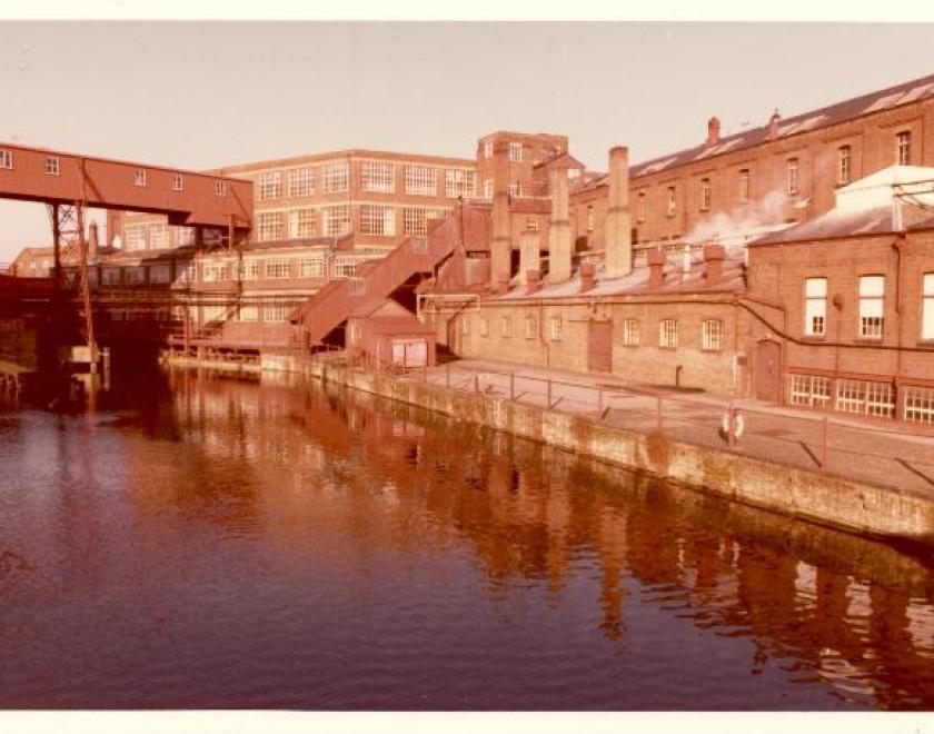 1_416-H&P-South-Factory-and-Choc-Island-1977