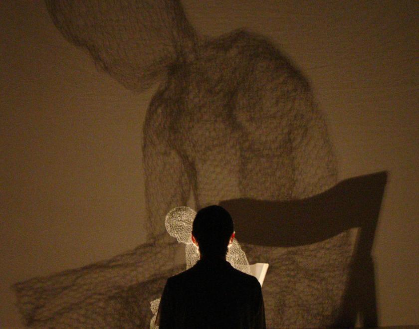 Sculpture shadow