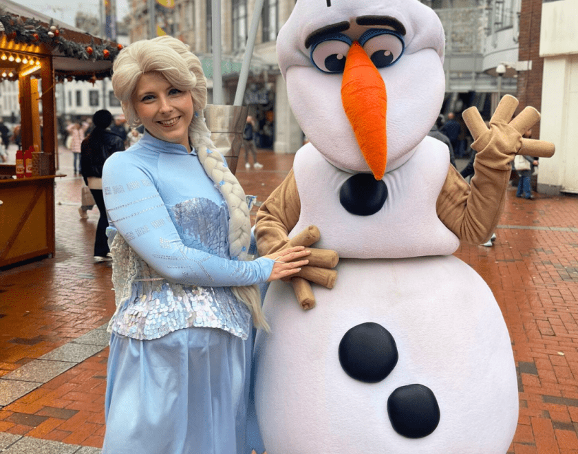 The Snow Queen and Huggable Snowman in Reading Town Centre