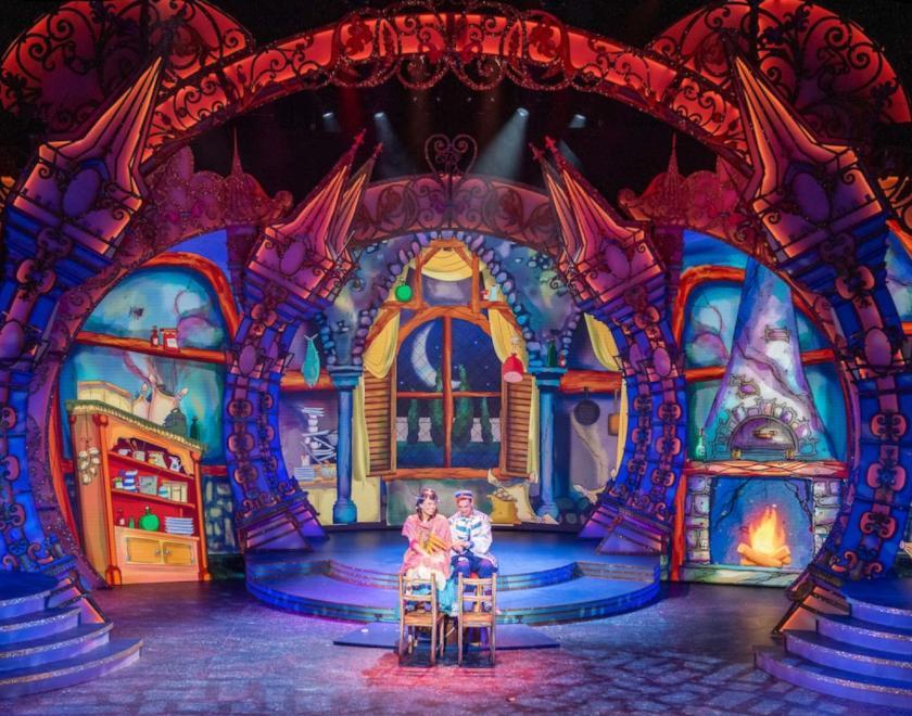 The digital set is just as bright and colourful as ever