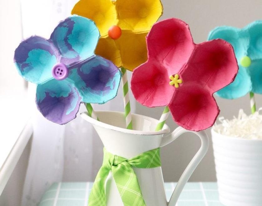 Make spring flowers at Tilehurst Library