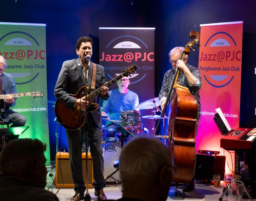 Denny Ilett, at Pangbourne Jazz Club