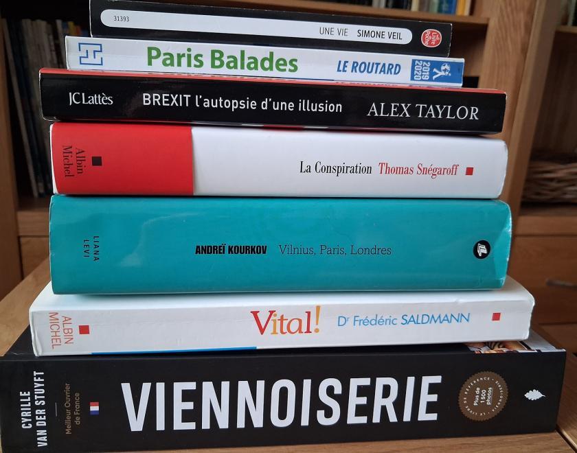 Pile of French books