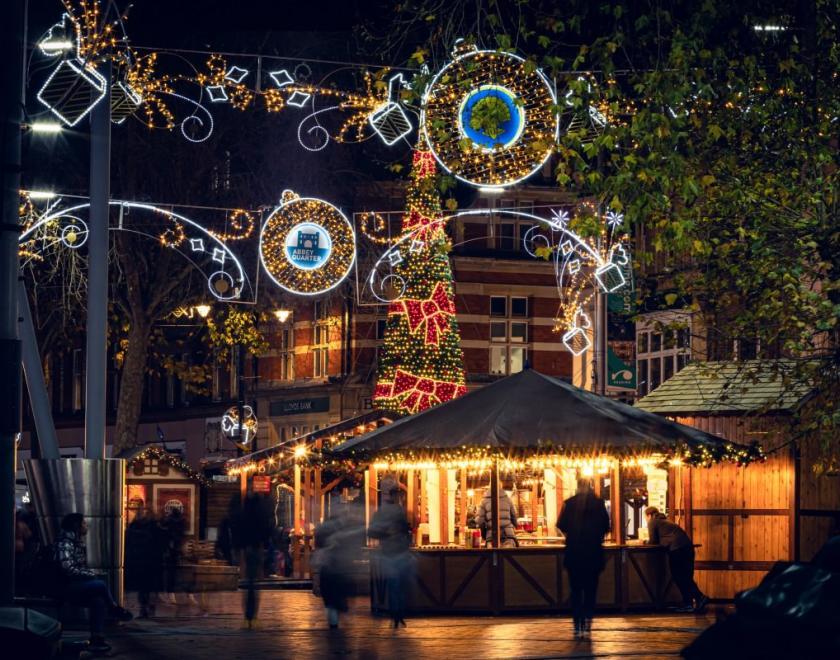 Christmas market and lights on Broad Street