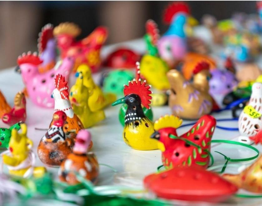 Handmade colourful Easter ducklings