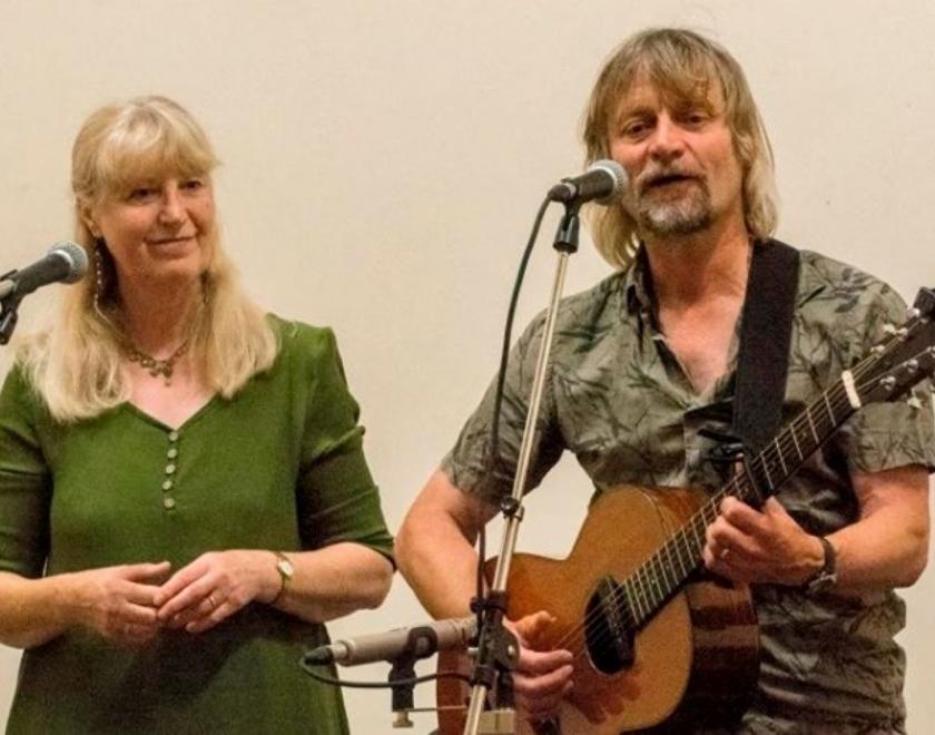 Jeff & Elaine Gillett play Readifolk on 24 October