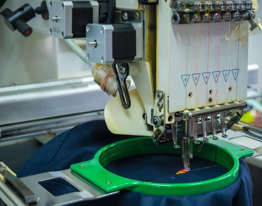 Sewing machine kneedle details