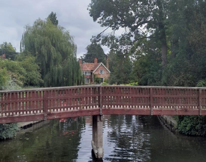 waterside house in goring 