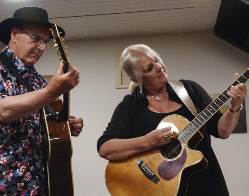 Lynne Whiteland at Readifolk