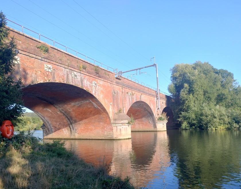 Goring bridge
