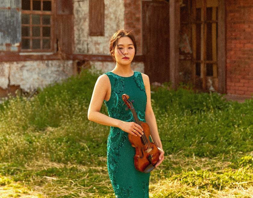 Esther Yoo