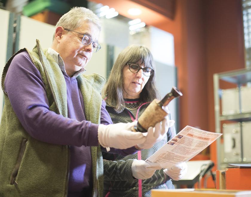 Handling Museum objects
