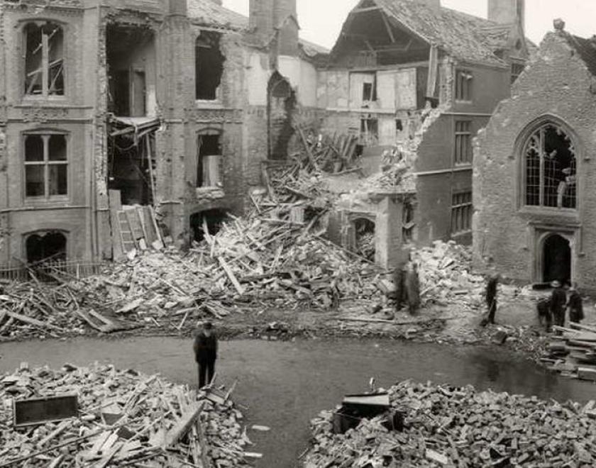 Bomb damage in Reading in World War 2