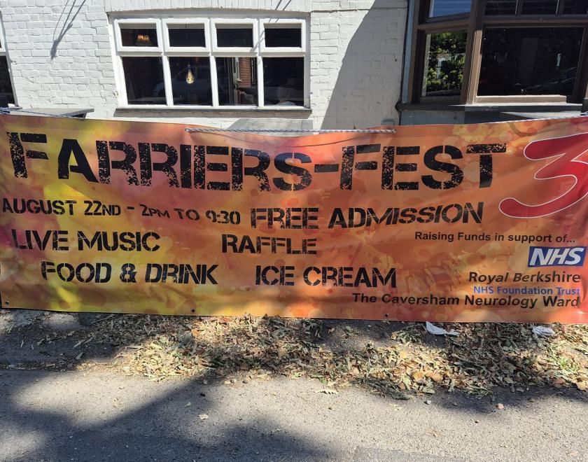 Vinyl banner outside the Farriers Arms advertising Farriers Fest