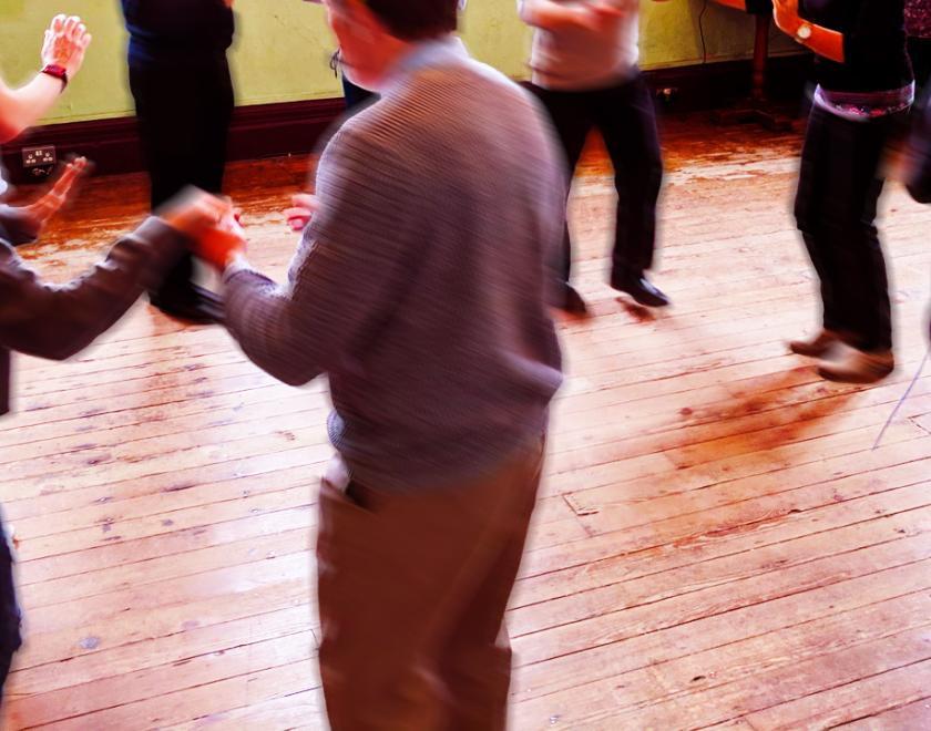 Dancers dancing la Rueda