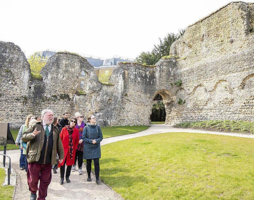 Guide leading tour through the Reading Abbey Ruins