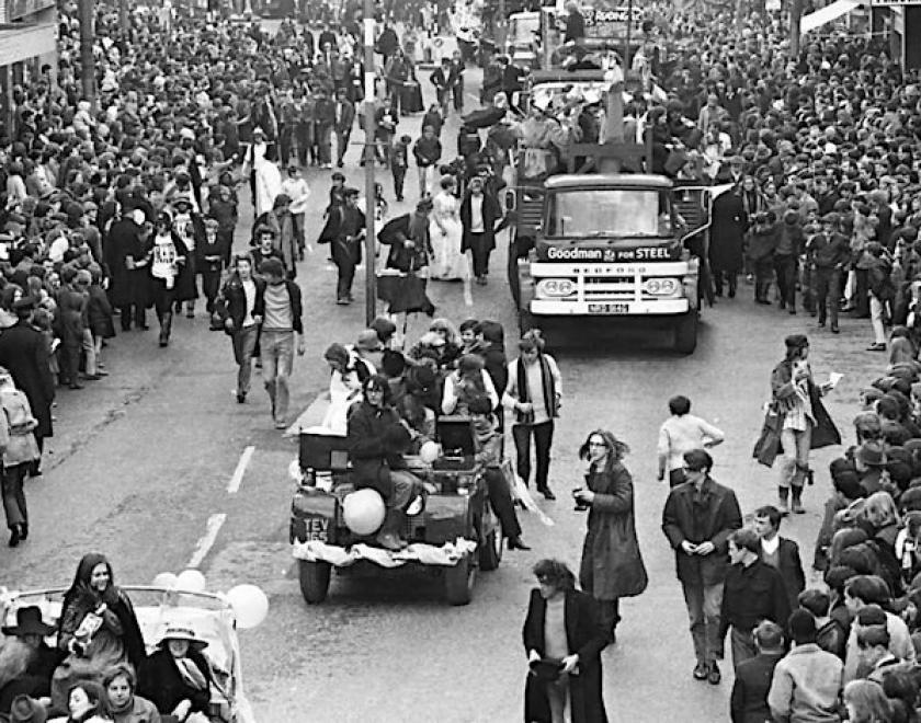 Black and white photo of University of Reading RAG Parade