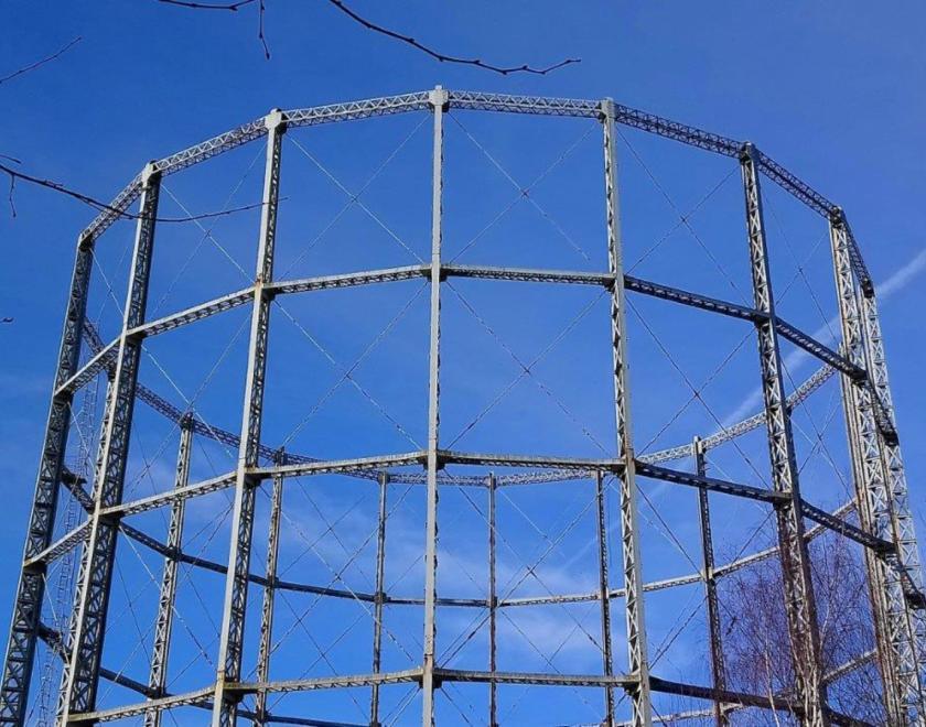 Reading's Gas Holder before its demolition